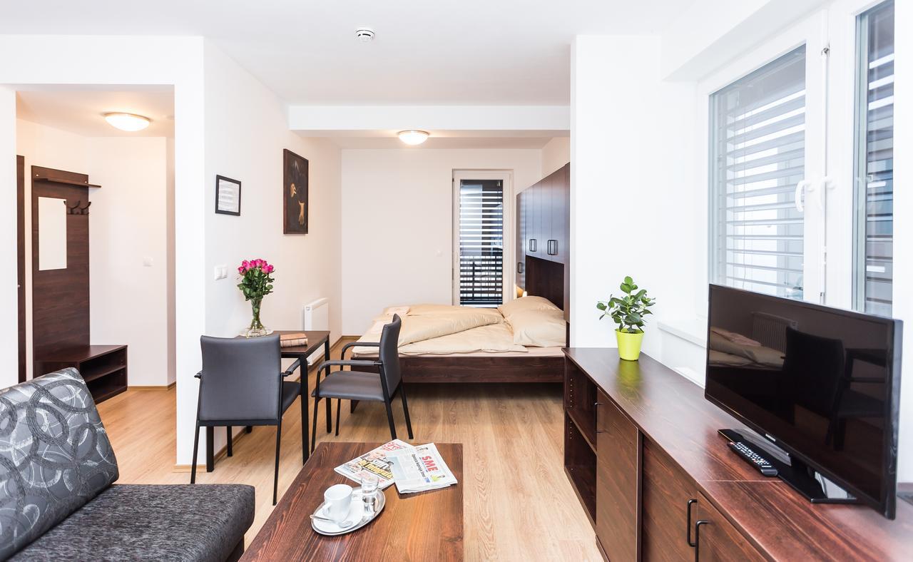 Barok Hotel And Apartments Bratislava Exterior photo